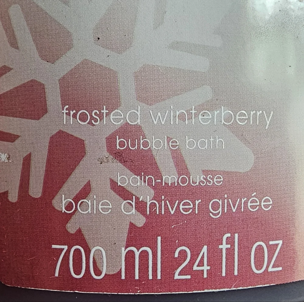 Avon Bubble Bath Delight in Frosted Winterberries